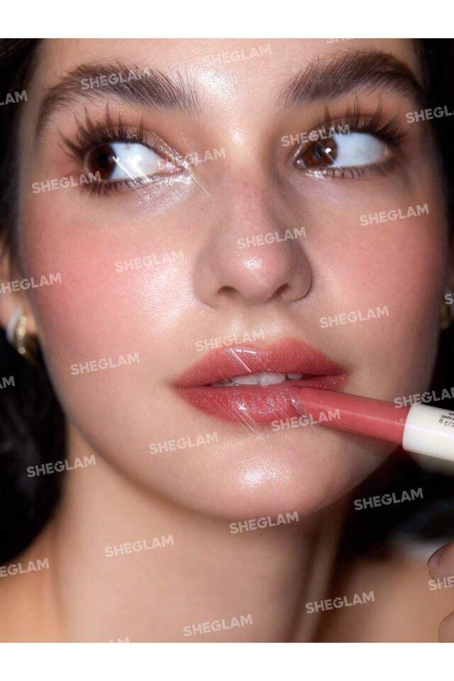 Pout-Perfect Shimmer Lip Plumper-Pink Flamingo 2g.
